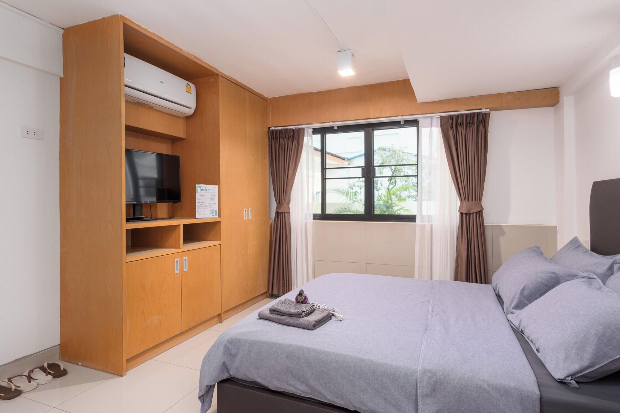 Varios Homies Ratchada Hotel