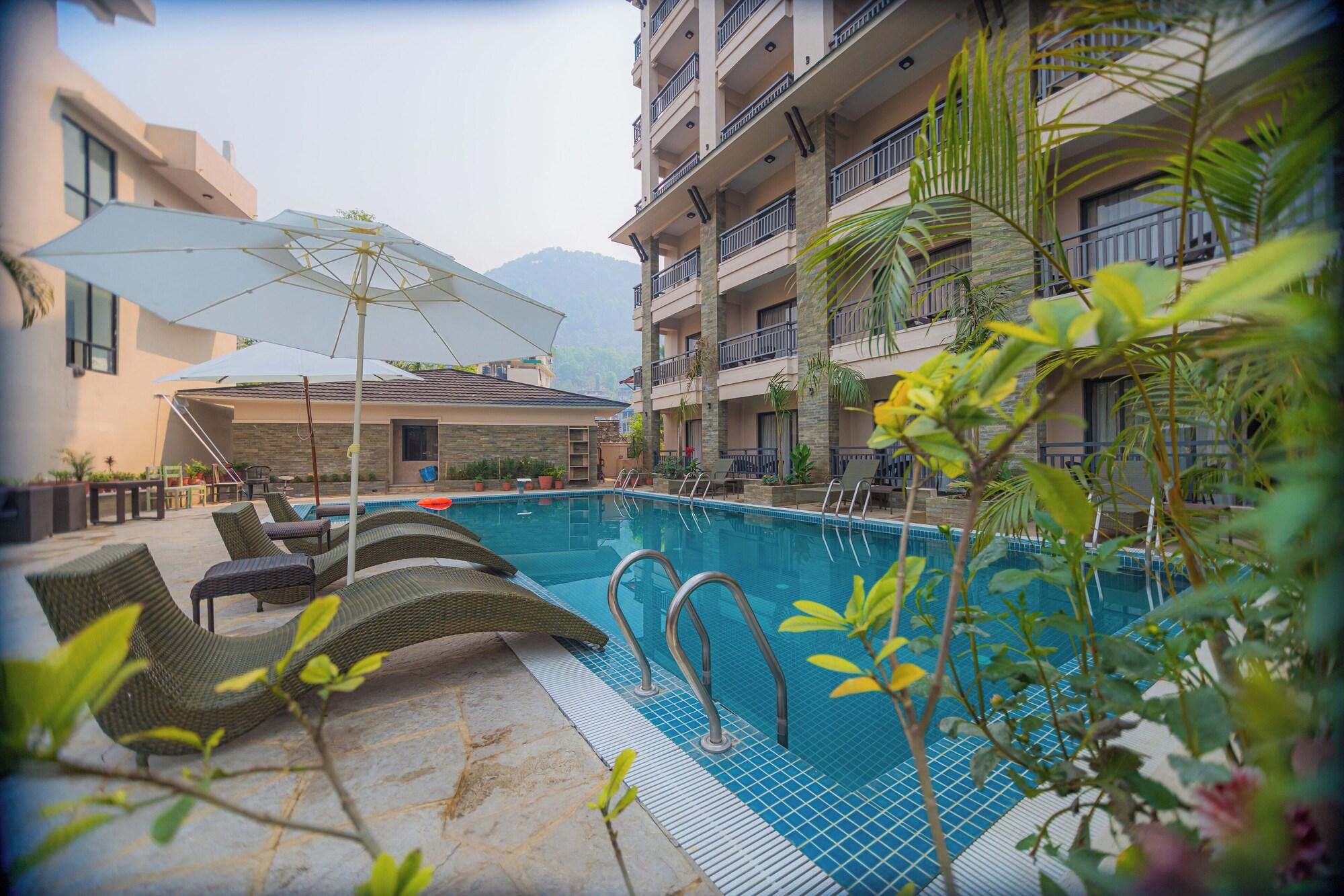 Varios Hotel Pokhara Village & SPA