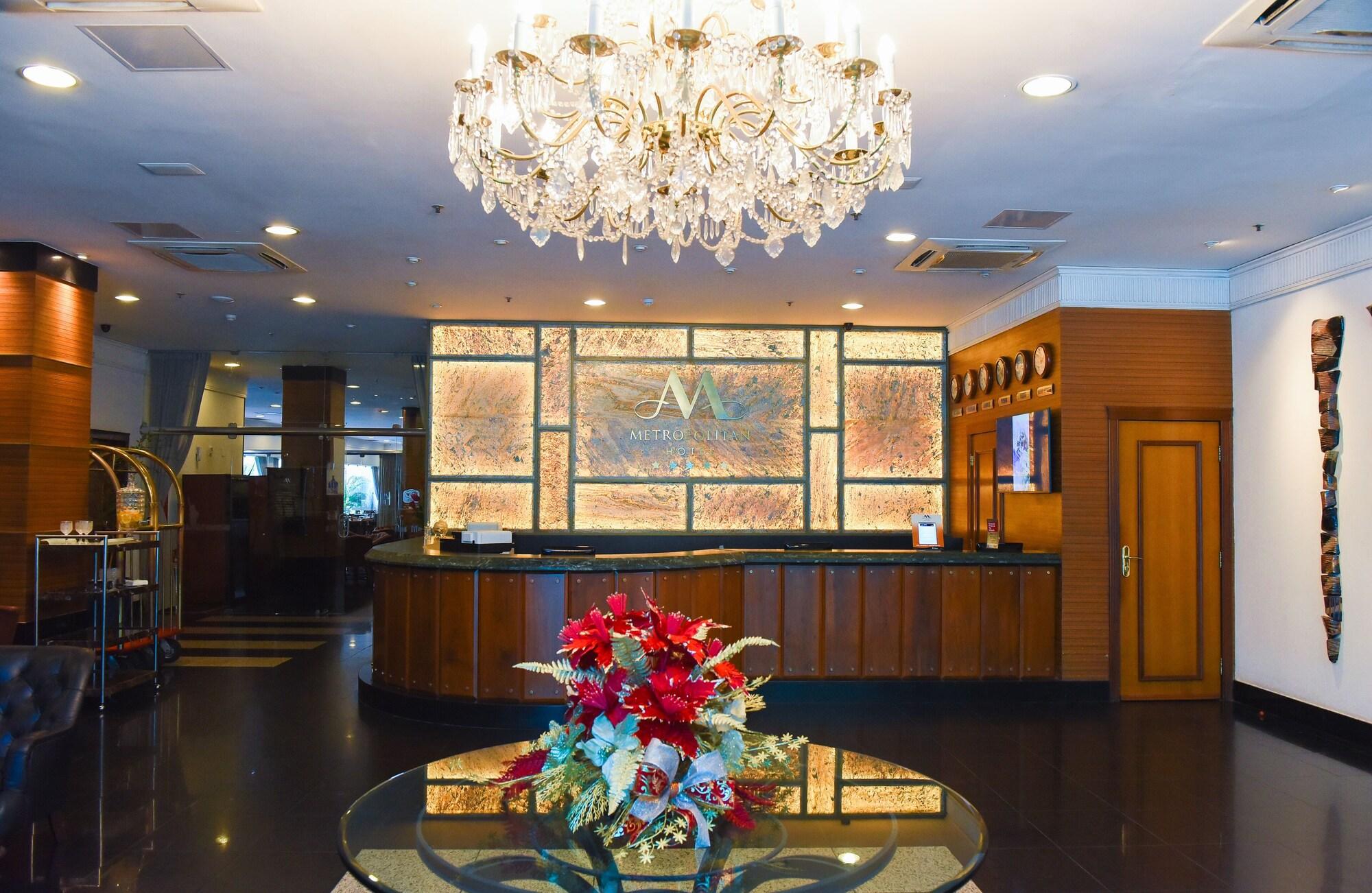 Vista Lobby Metropolitan Hotel