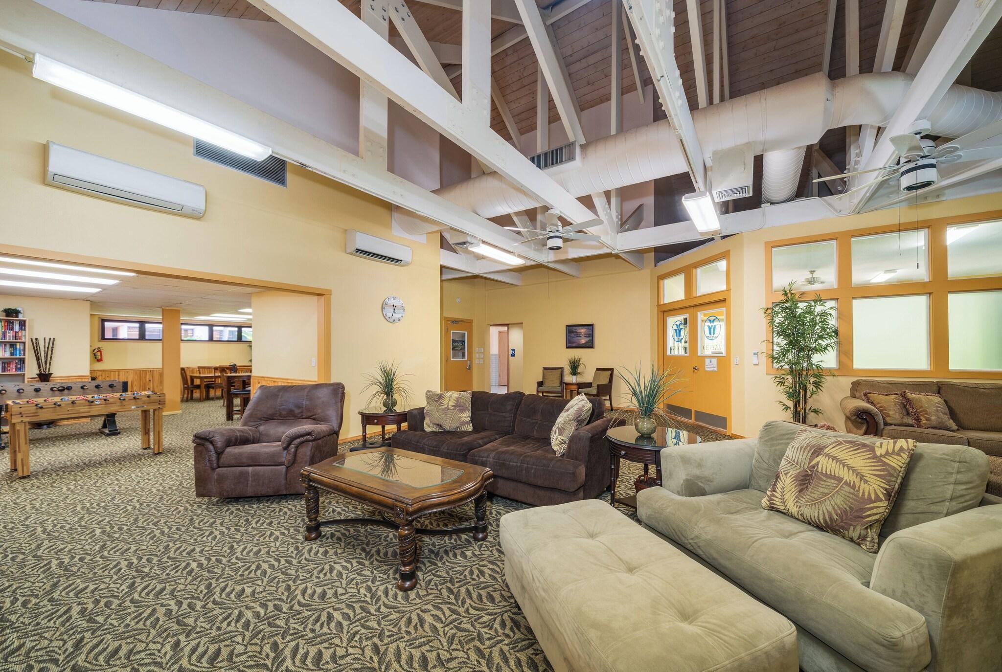 Vista Lobby Kahana Falls