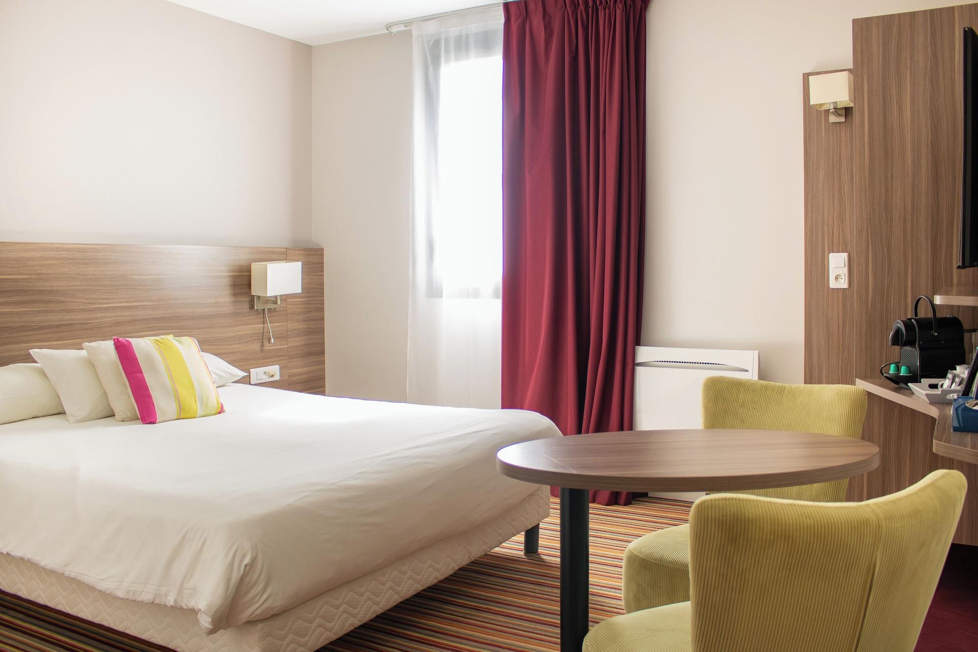 Varios Brit Hotel Dieppe