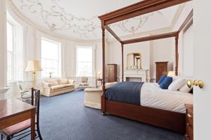 Alojamiento - Henrietta Suites City Centre