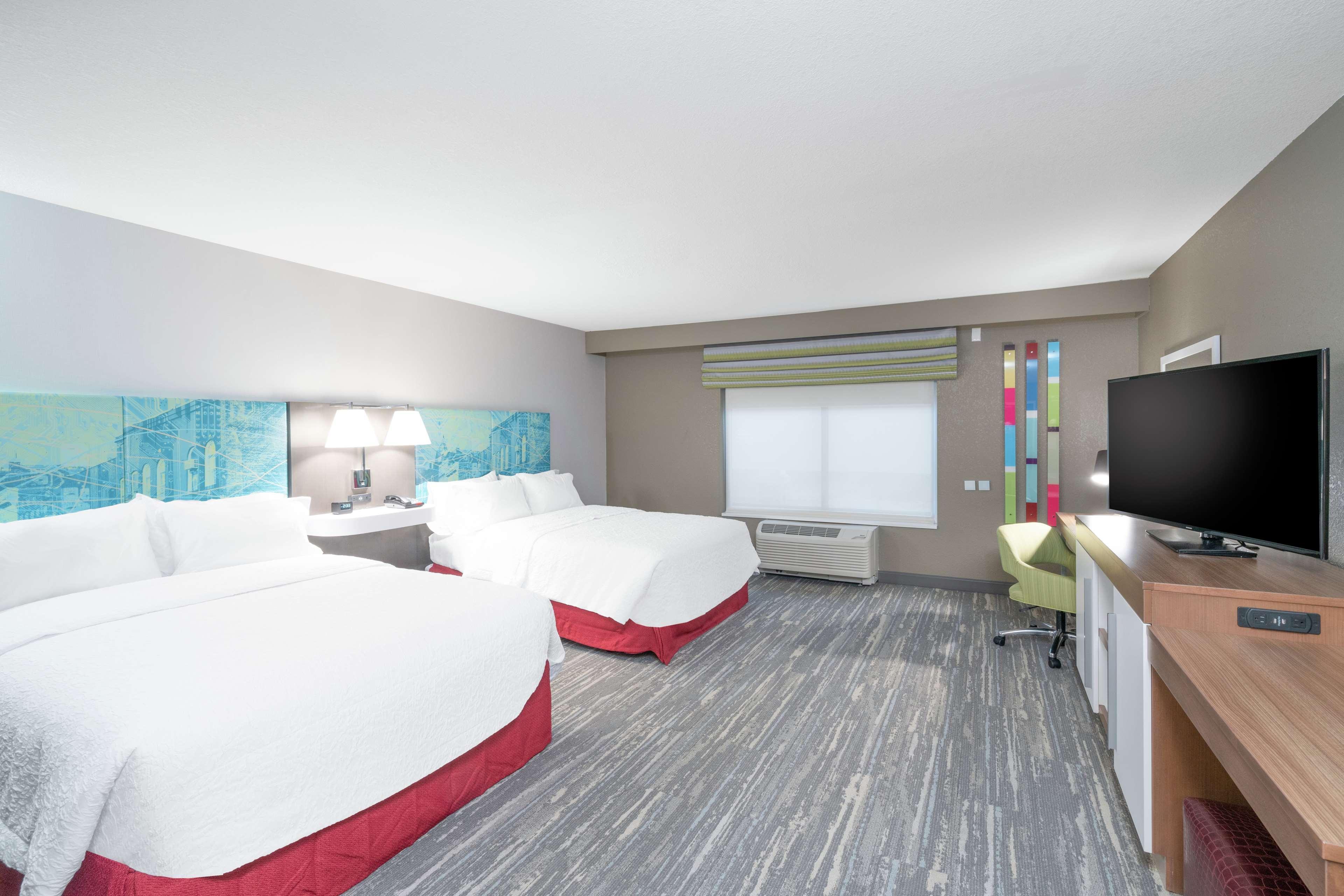 Vista Lobby Hampton Inn Weston