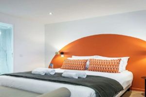 Alquiler Vacacional - Four bedroom duplex on rue du Faubourg St-Antoine, Bastille, Perfect for groups!