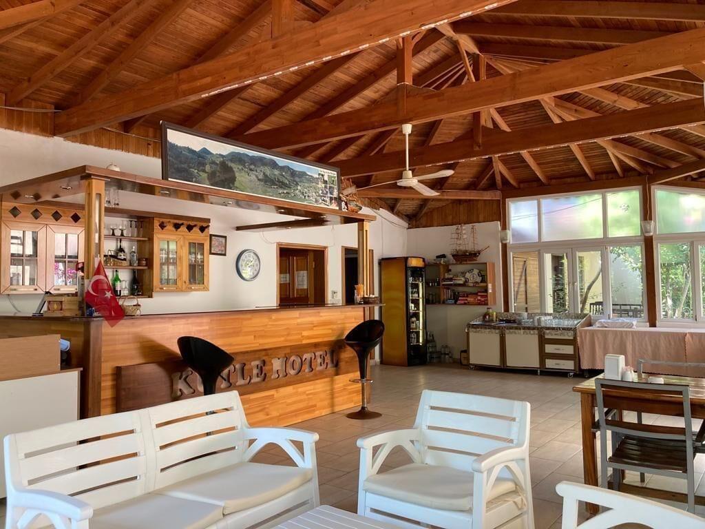 Bar/Salón Kutle Hotel