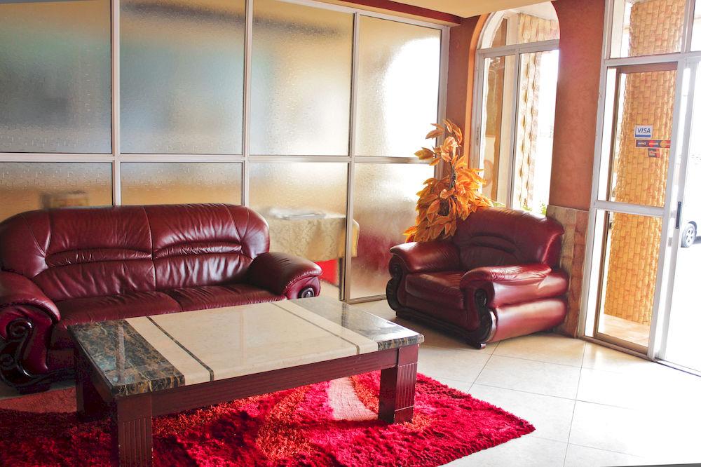 Vista Lobby Pearl Palace Hotel