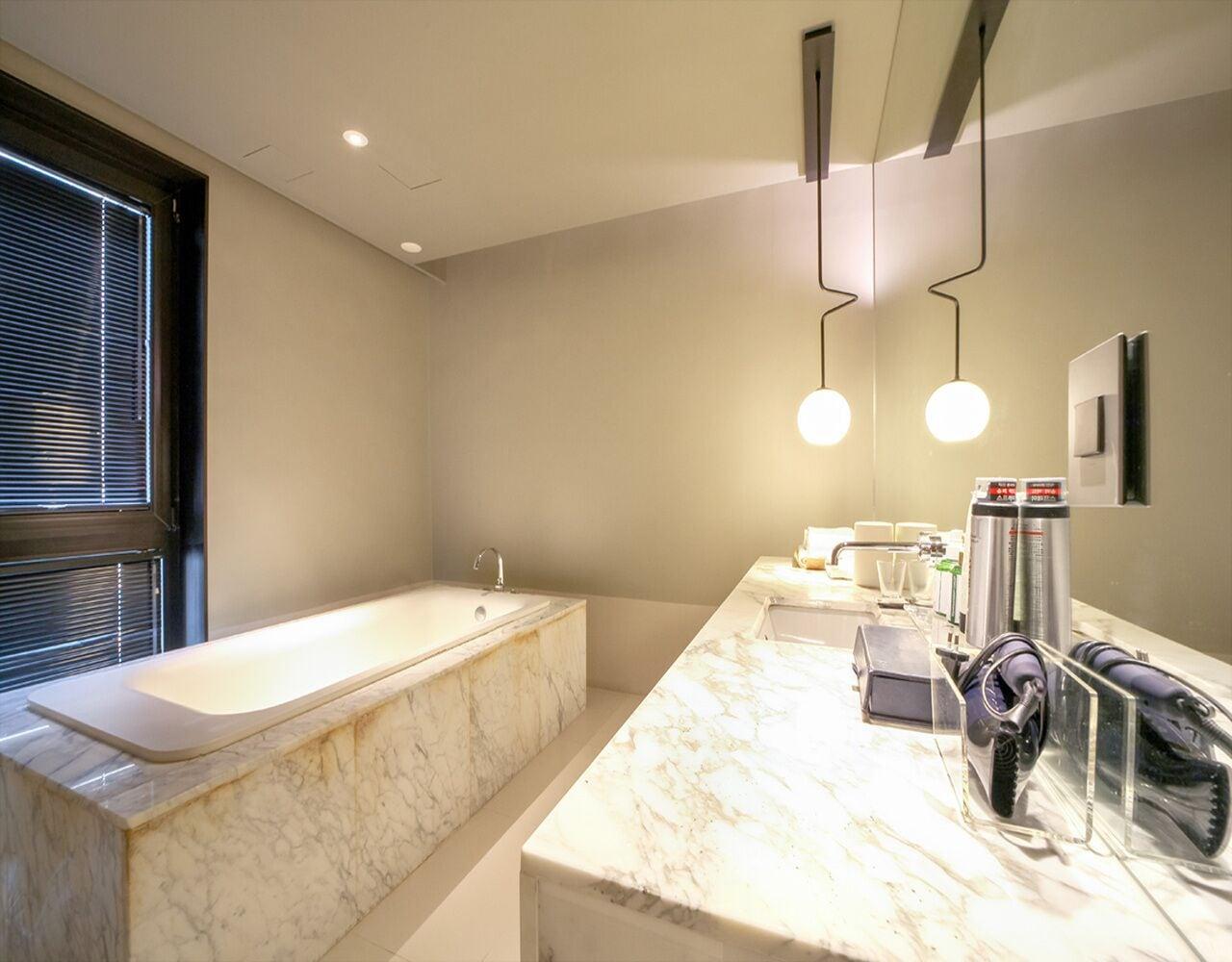 Varios JS Boutique Hotel