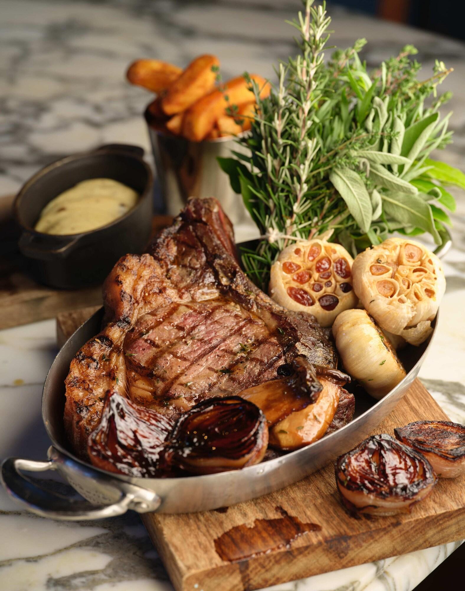 Restaurant The Lygon Arms - an Iconic Luxury Hotel