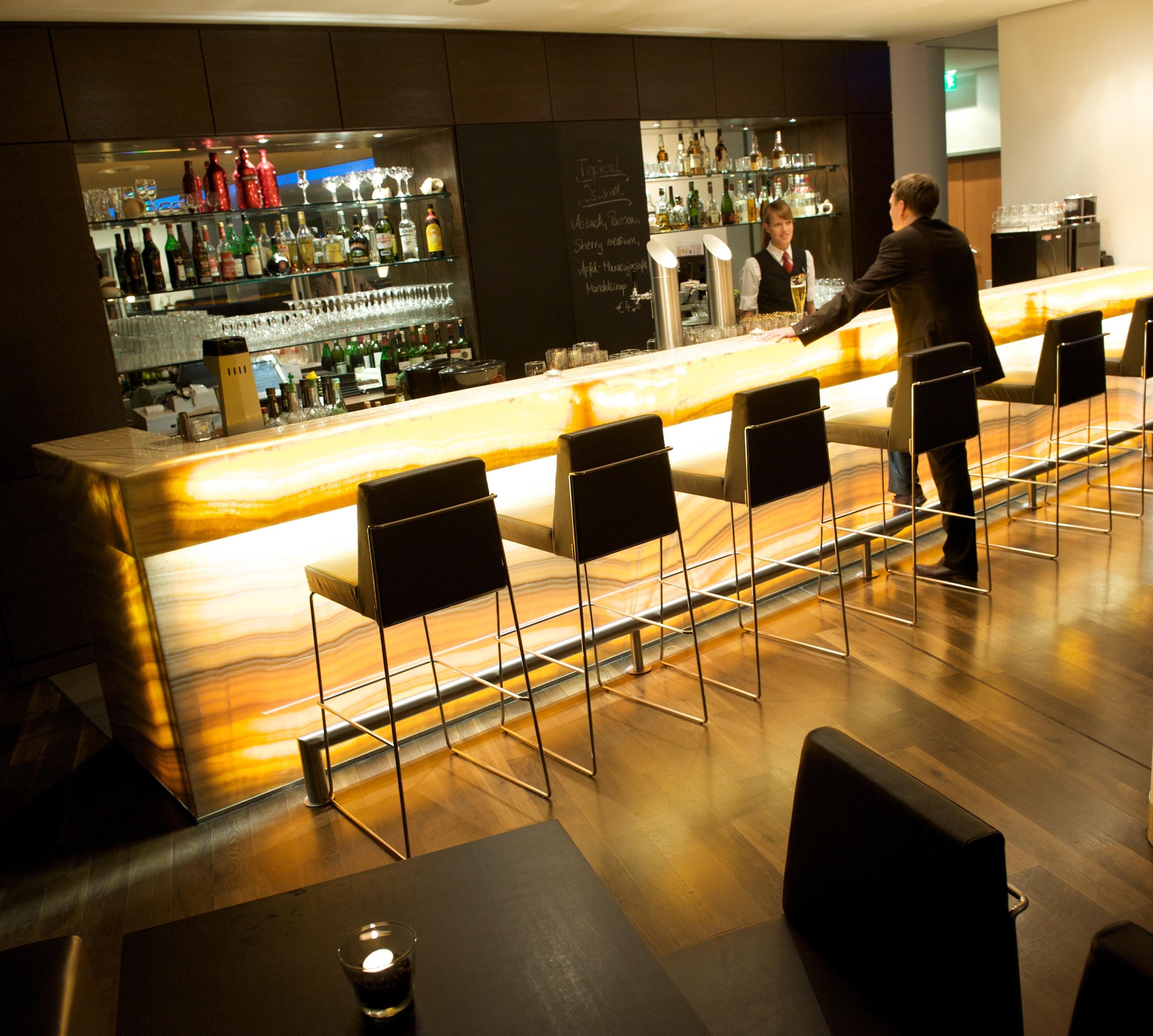 Bar/Salón Ramada by Wyndham Dresden