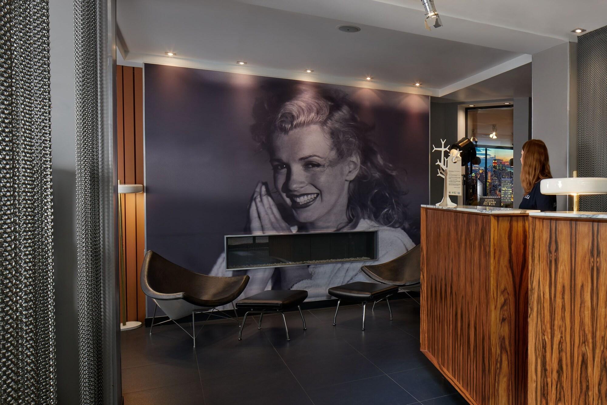 Vista Lobby Platine Hotel