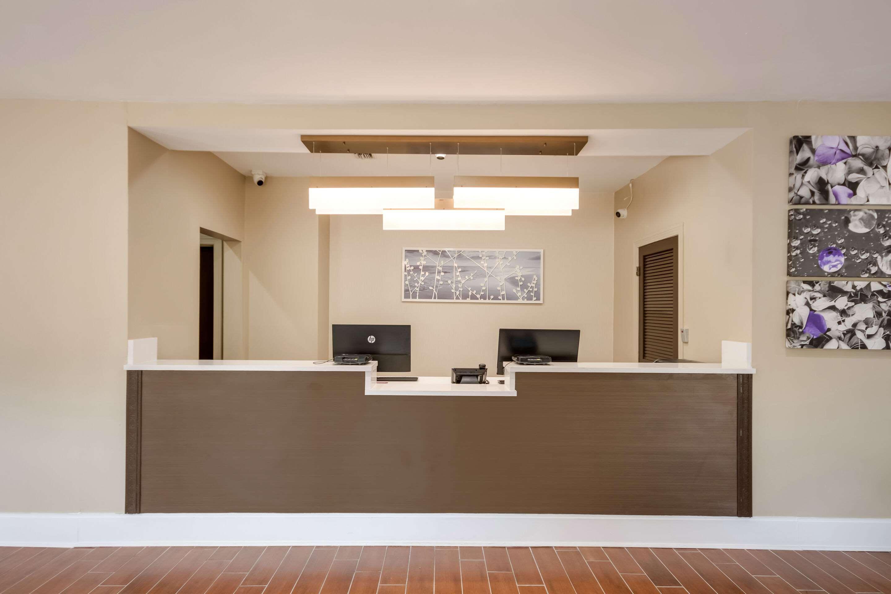 Vista Lobby Sleep Inn & Suites Niceville – Destin