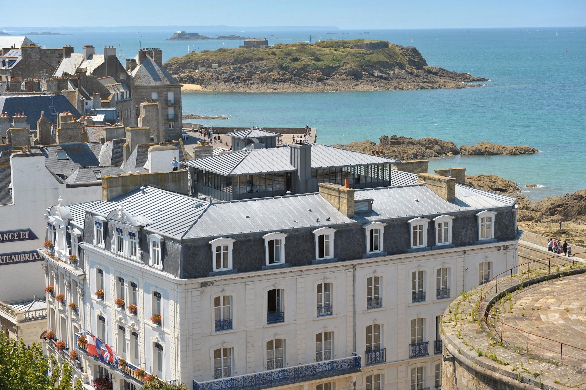 Varios Hôtel France et Chateaubriand