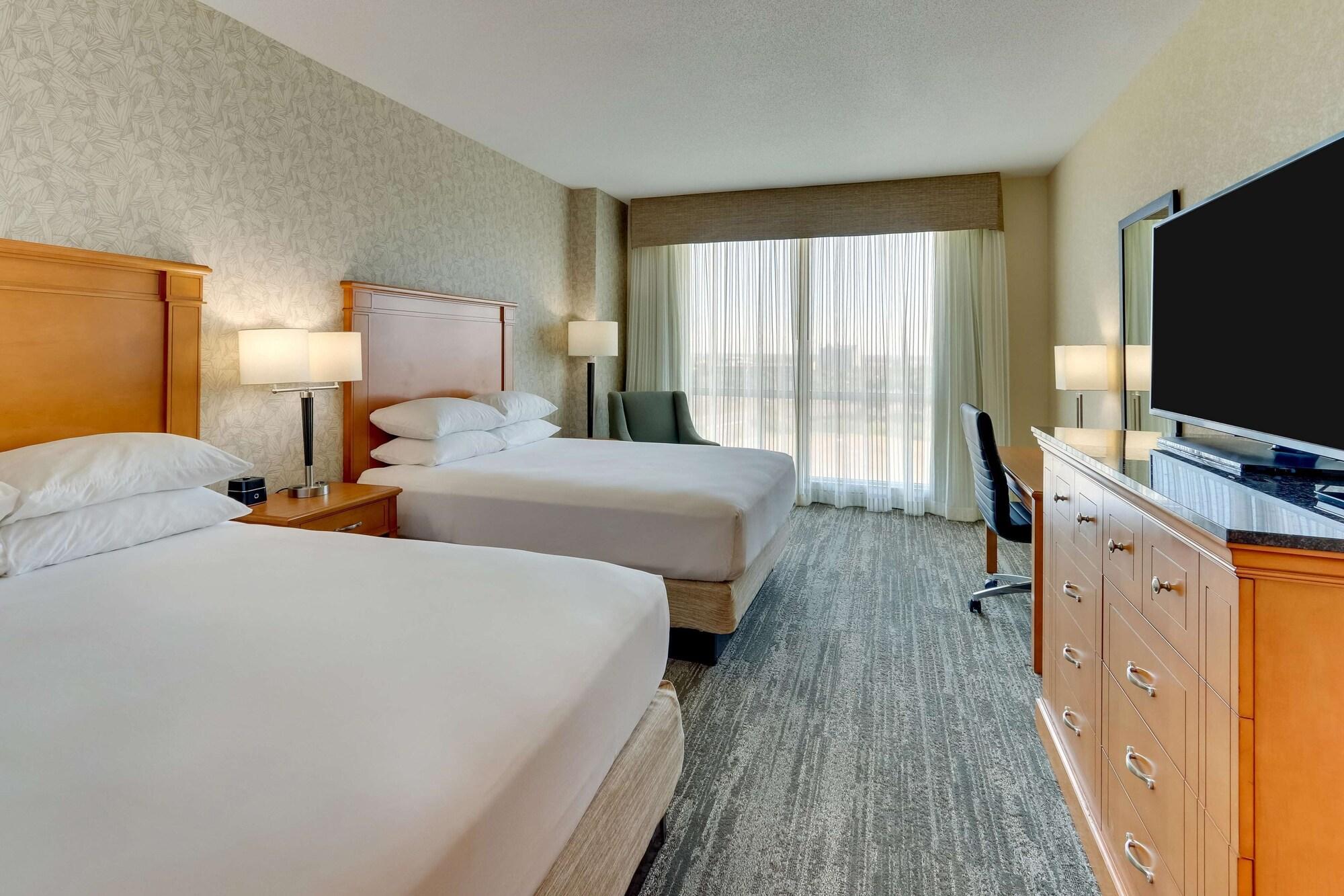 Habitación Drury Inn & Suites near Universal Orlando Resort