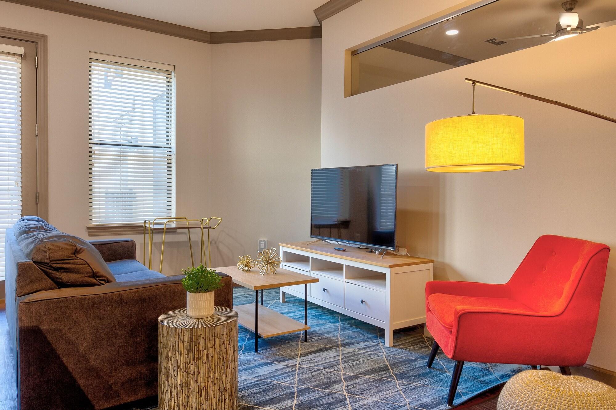 Varios Kasa Central West End St. Louis