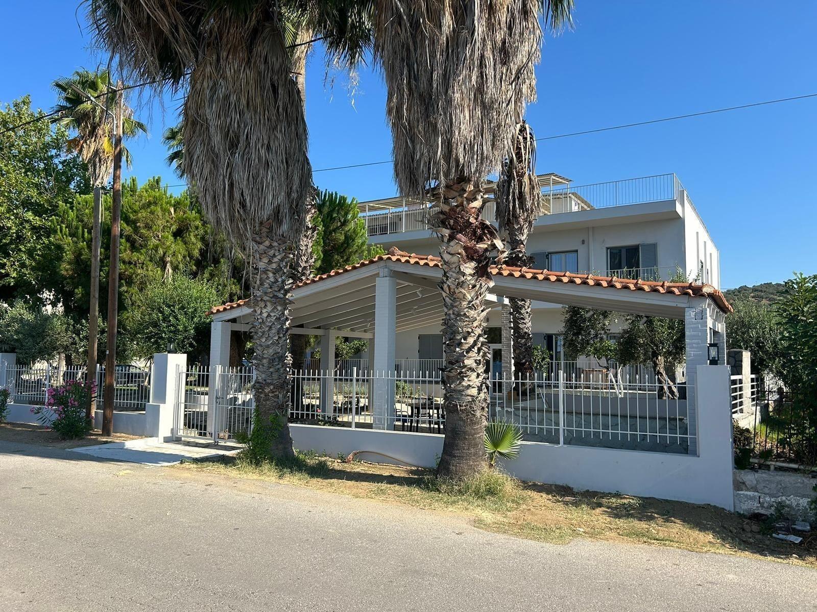 Vista Exterior Evia Bay Suites & Retreats