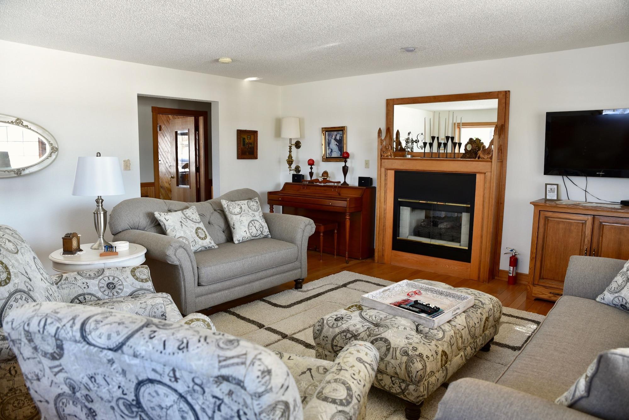 Vista Lobby Lakeside Bed & Breakfast