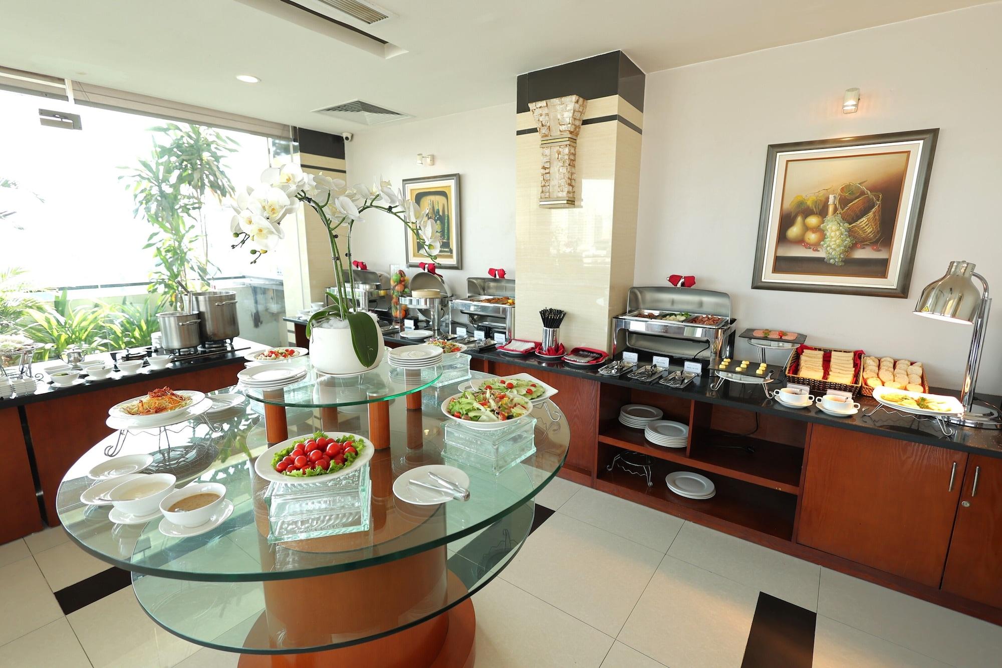 Restaurant Luxeden Hotel Hanoi