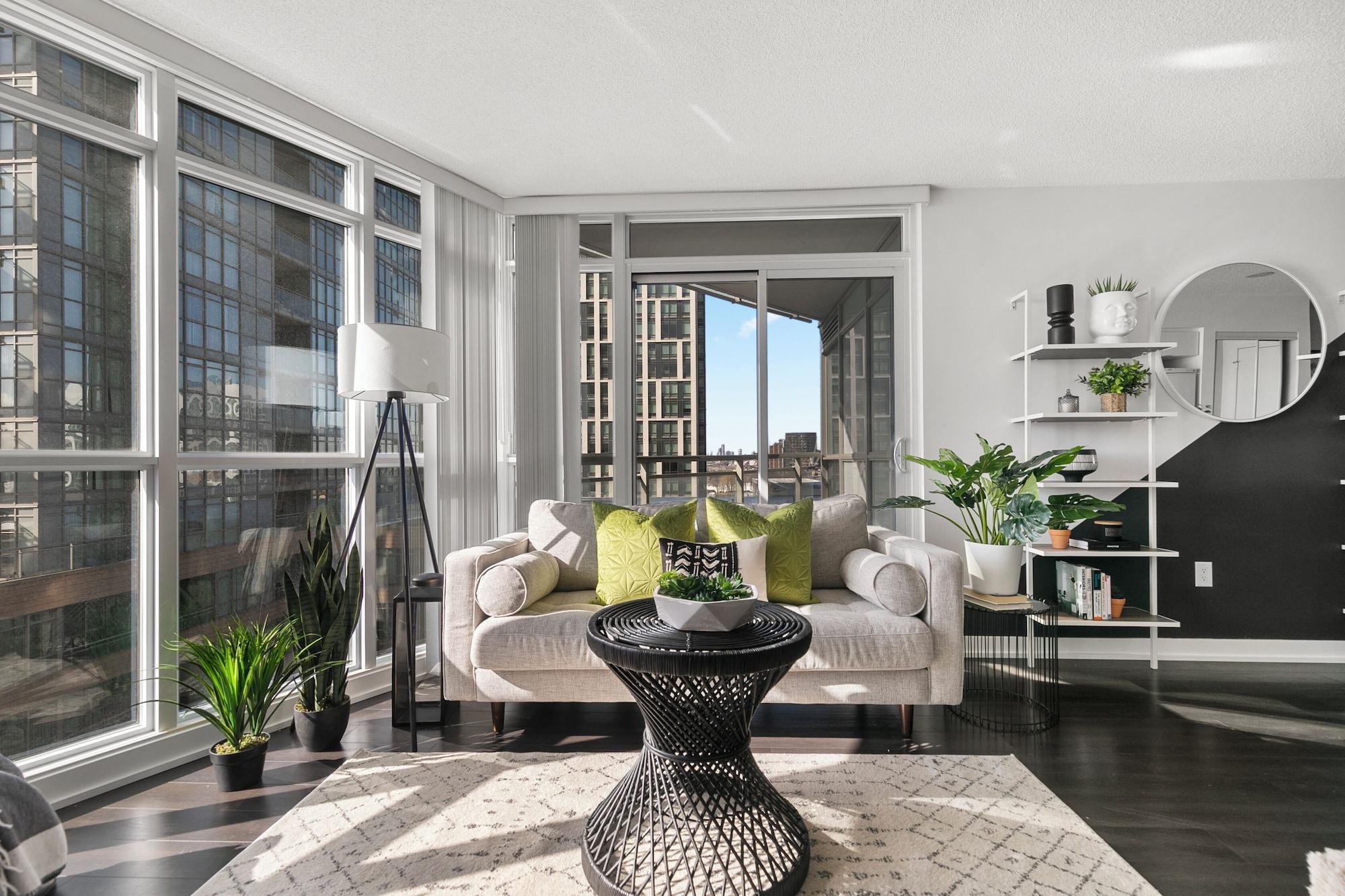 Varios Gsuite Express Downtown Toronto