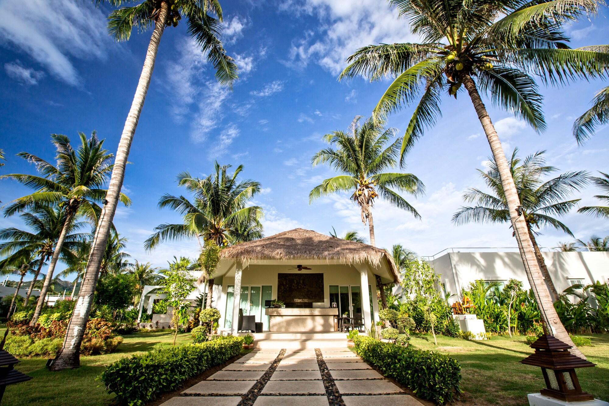 Vista Lobby The Beach Village Resort