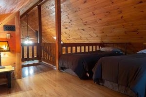 Alquiler Vacacional - Rustic log cabin on beautiful Maidstone Lake