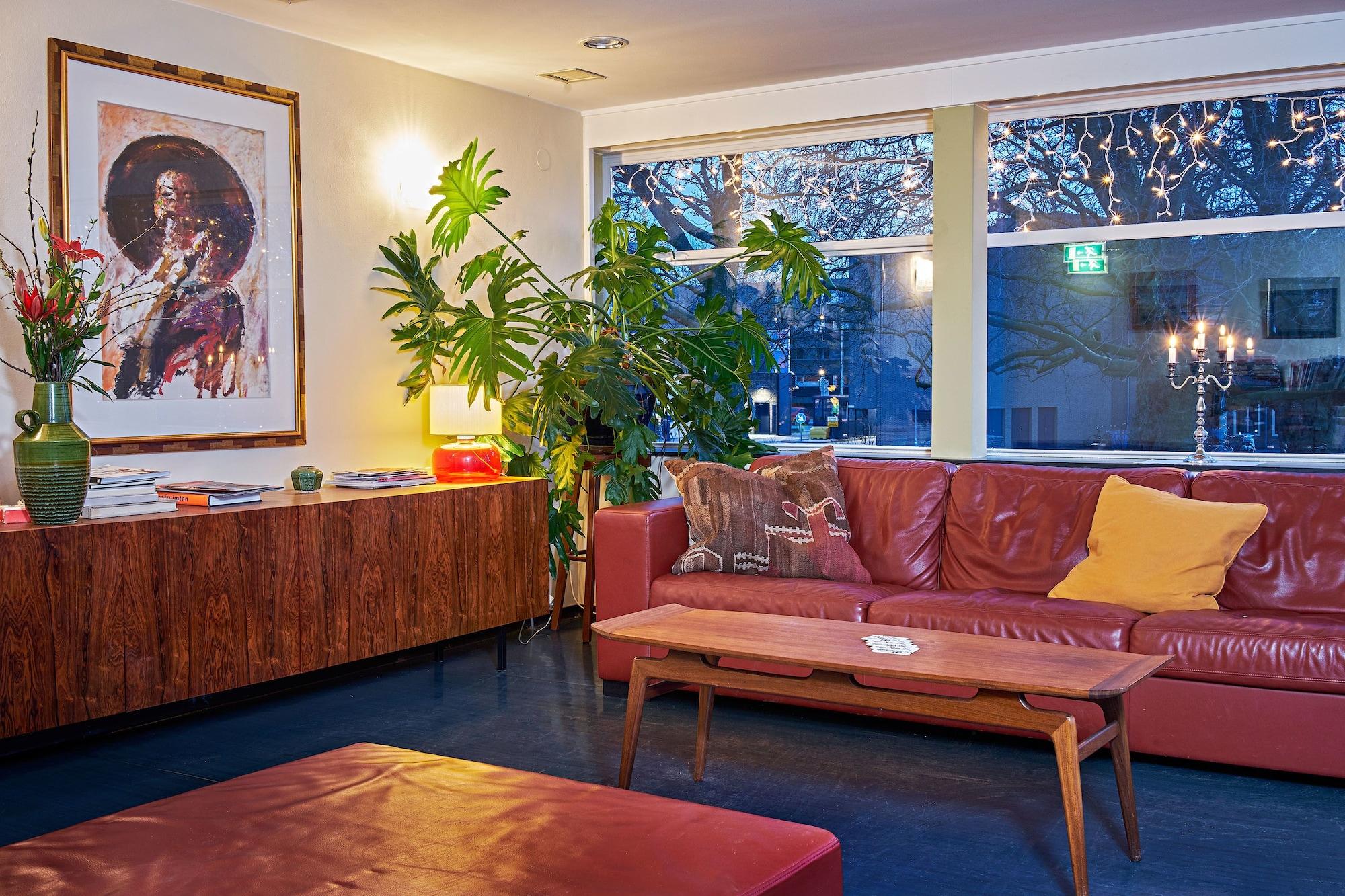 Bar/Salón Pension Homeland