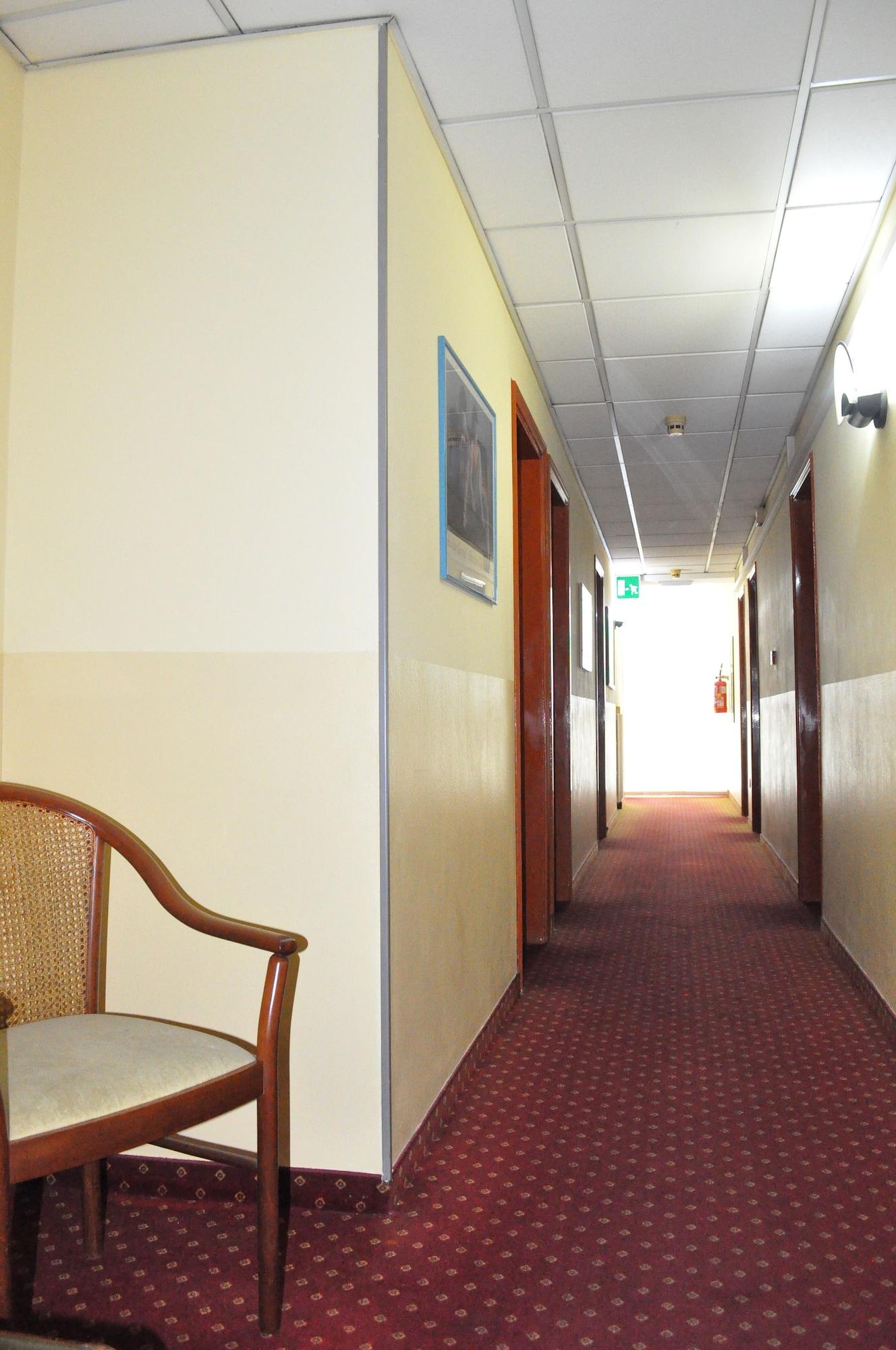Varios Hotel Igea