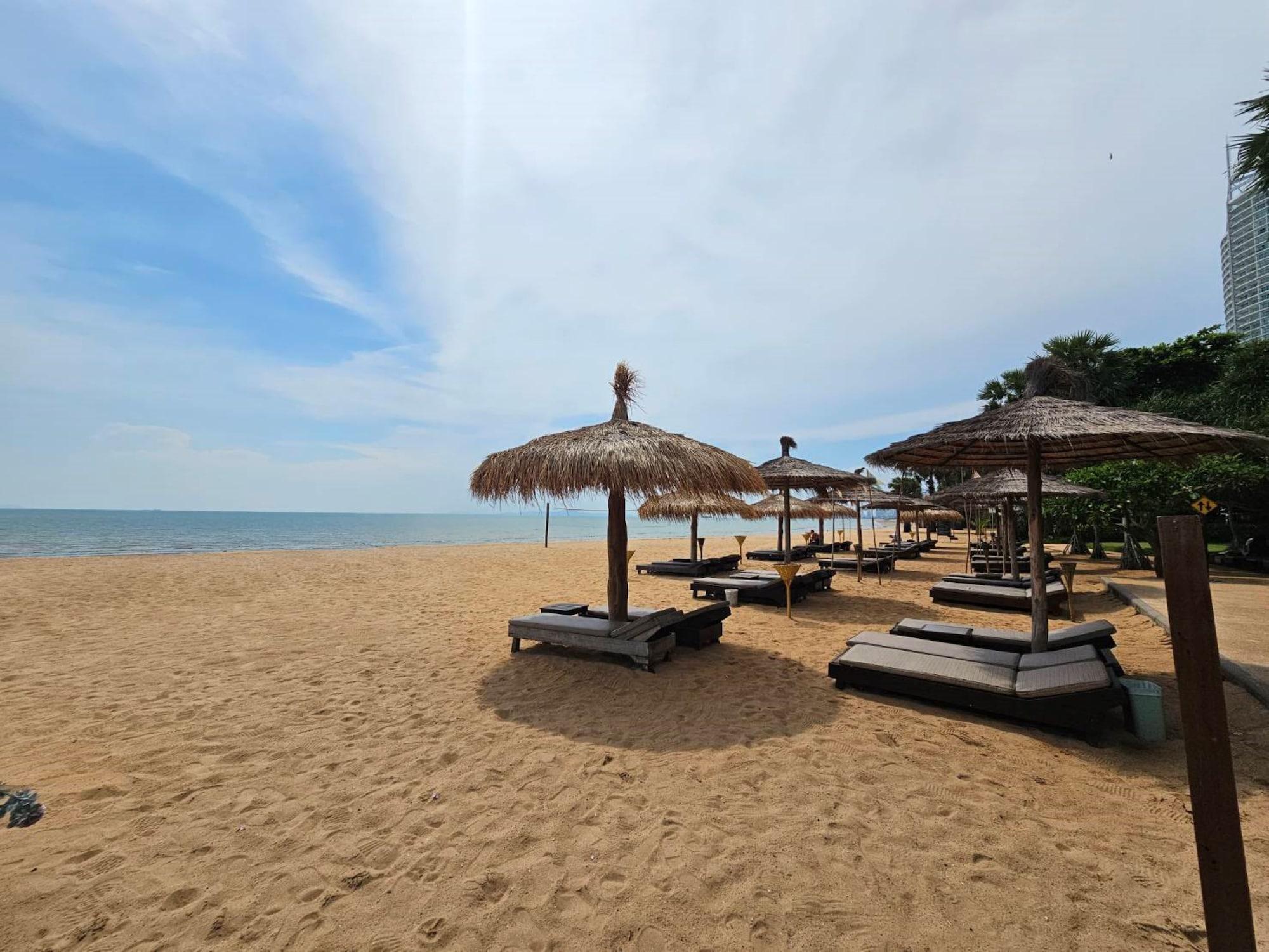 Playa Botany Beach Resort Pattaya