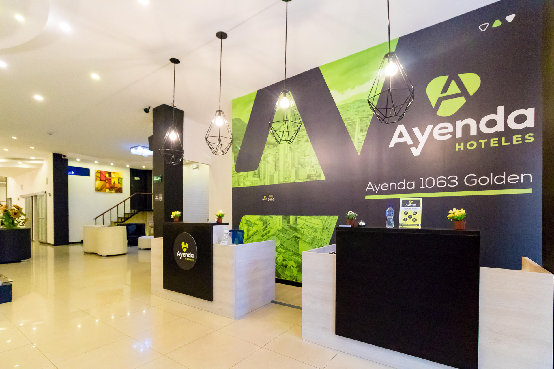 Vista Lobby Ayenda 1063 Golden