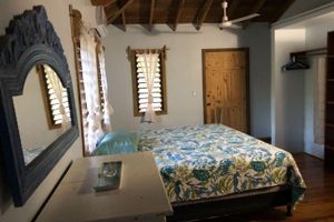 Alquiler Vacacional - Adorable and quaint cabana 50 yards from beach
