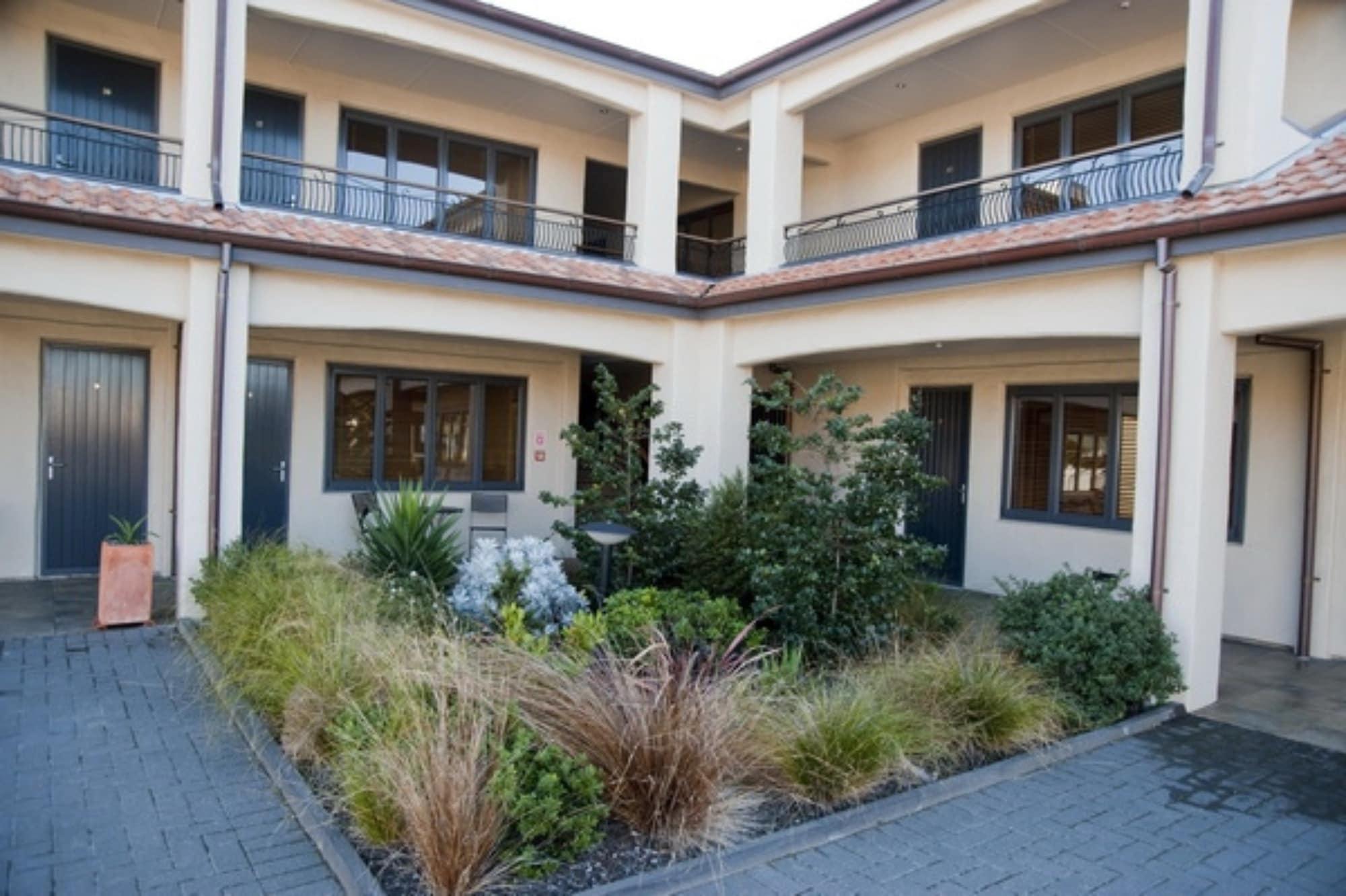 Vista Exterior Harvest Lodge