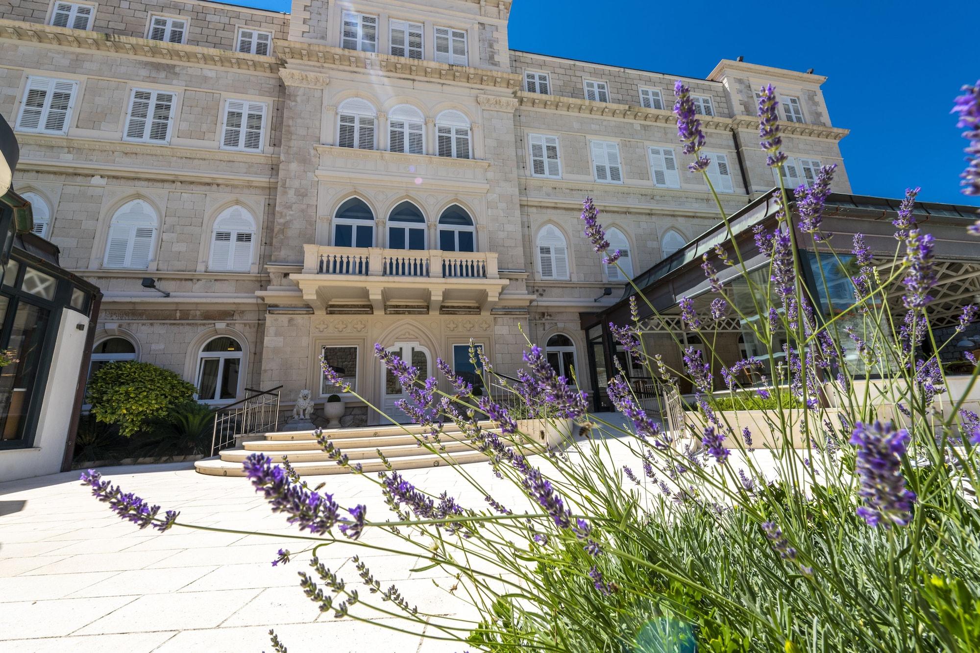 Vista Exterior Hotel Lapad