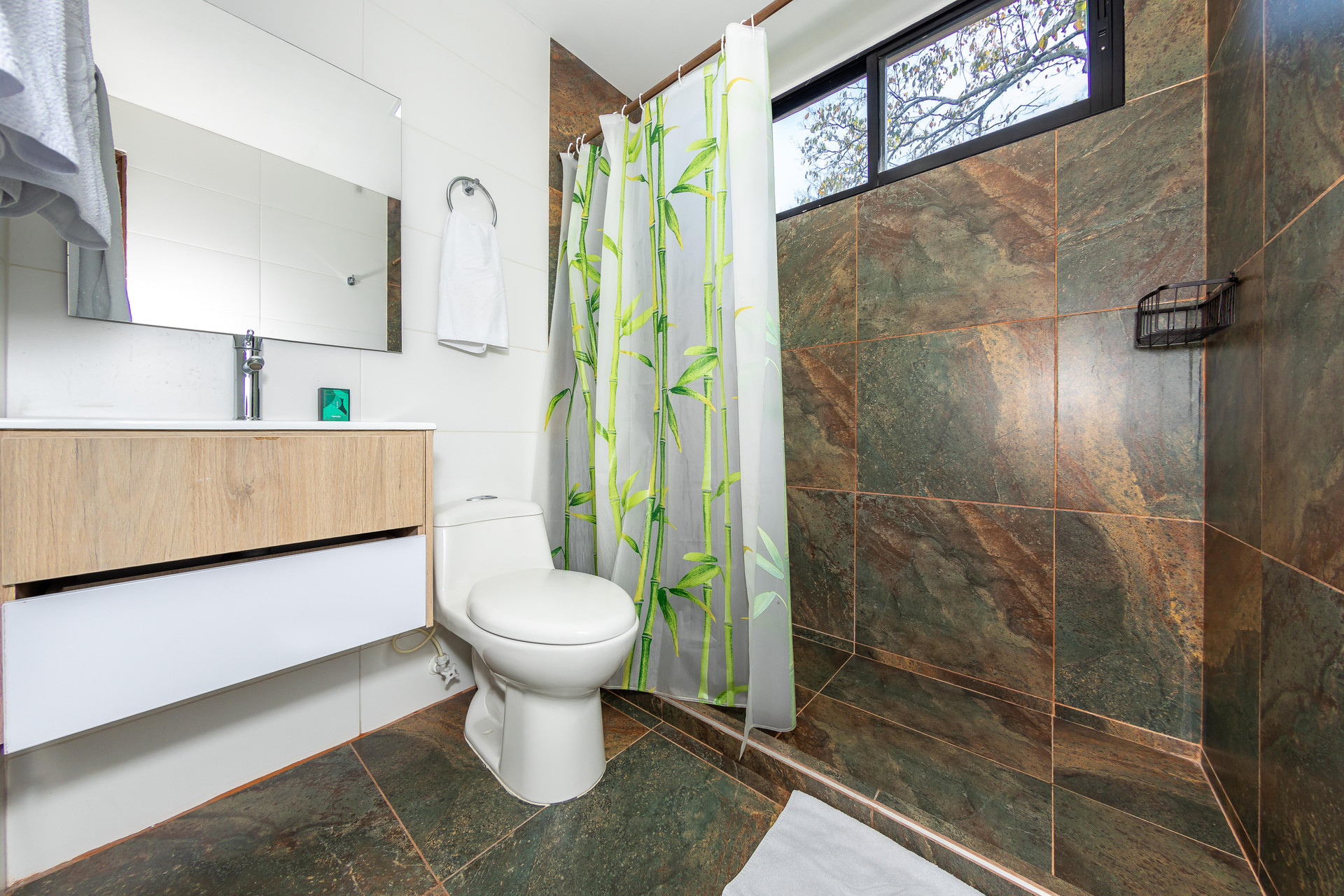 Baño Hotel Zona Verde