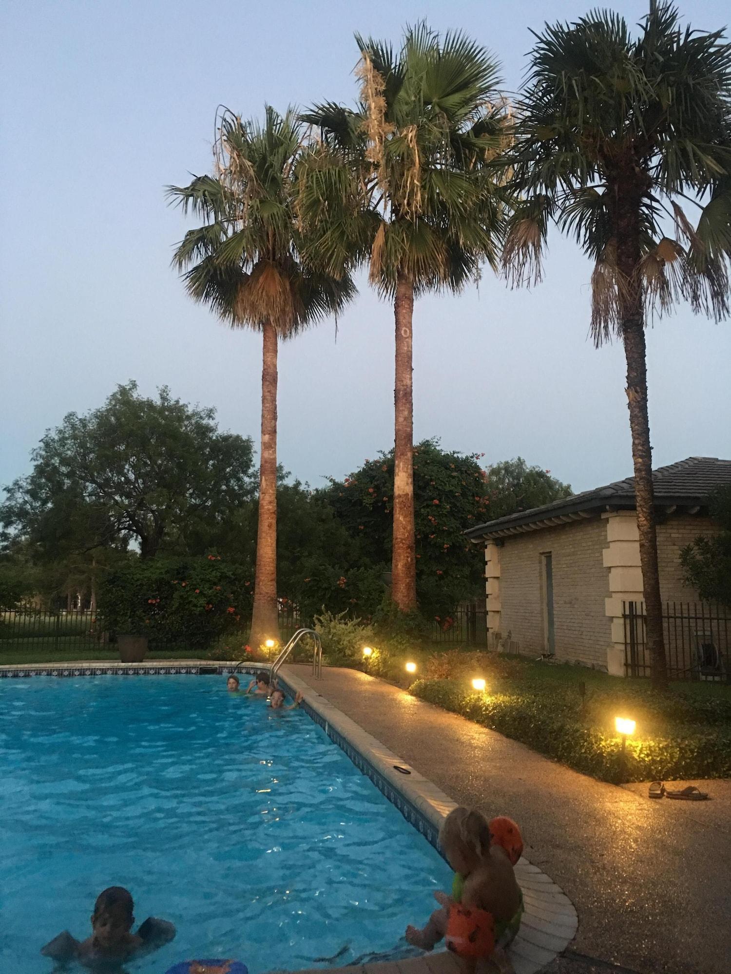 Instalaciones Recreativas Live Oaks Bed and Breakfast