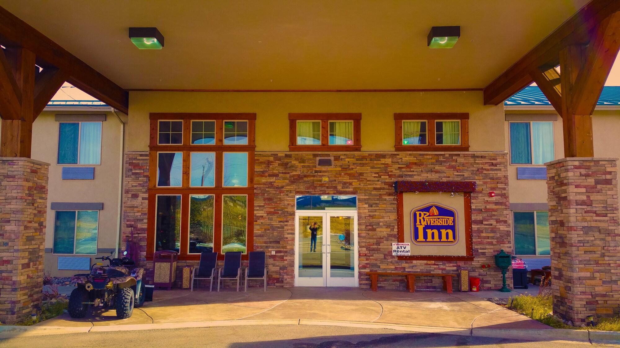 Vista Exterior A Riverside Inn Travelodge by Wyndham