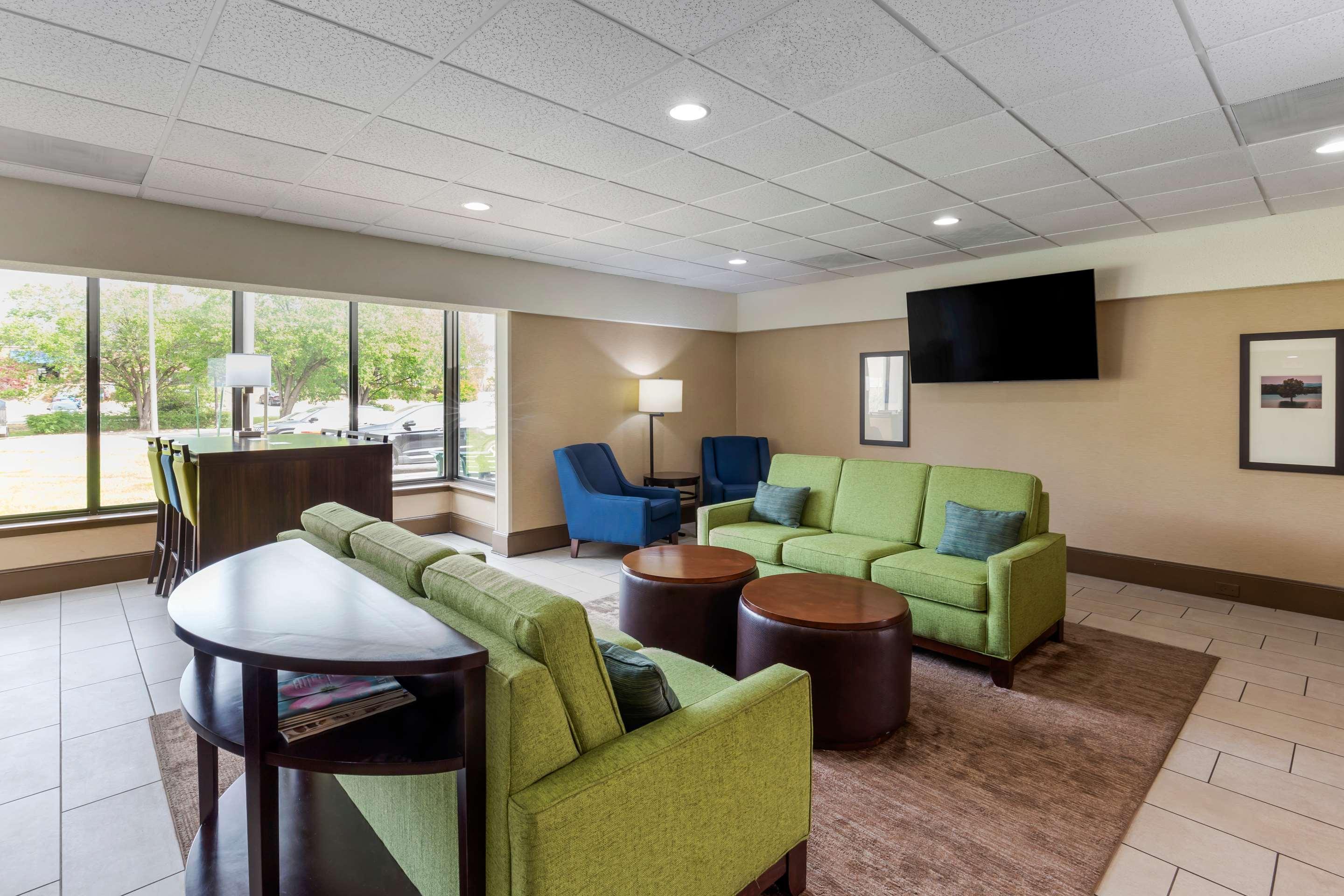 Vista Lobby Comfort Inn University Durham - Chapel Hill