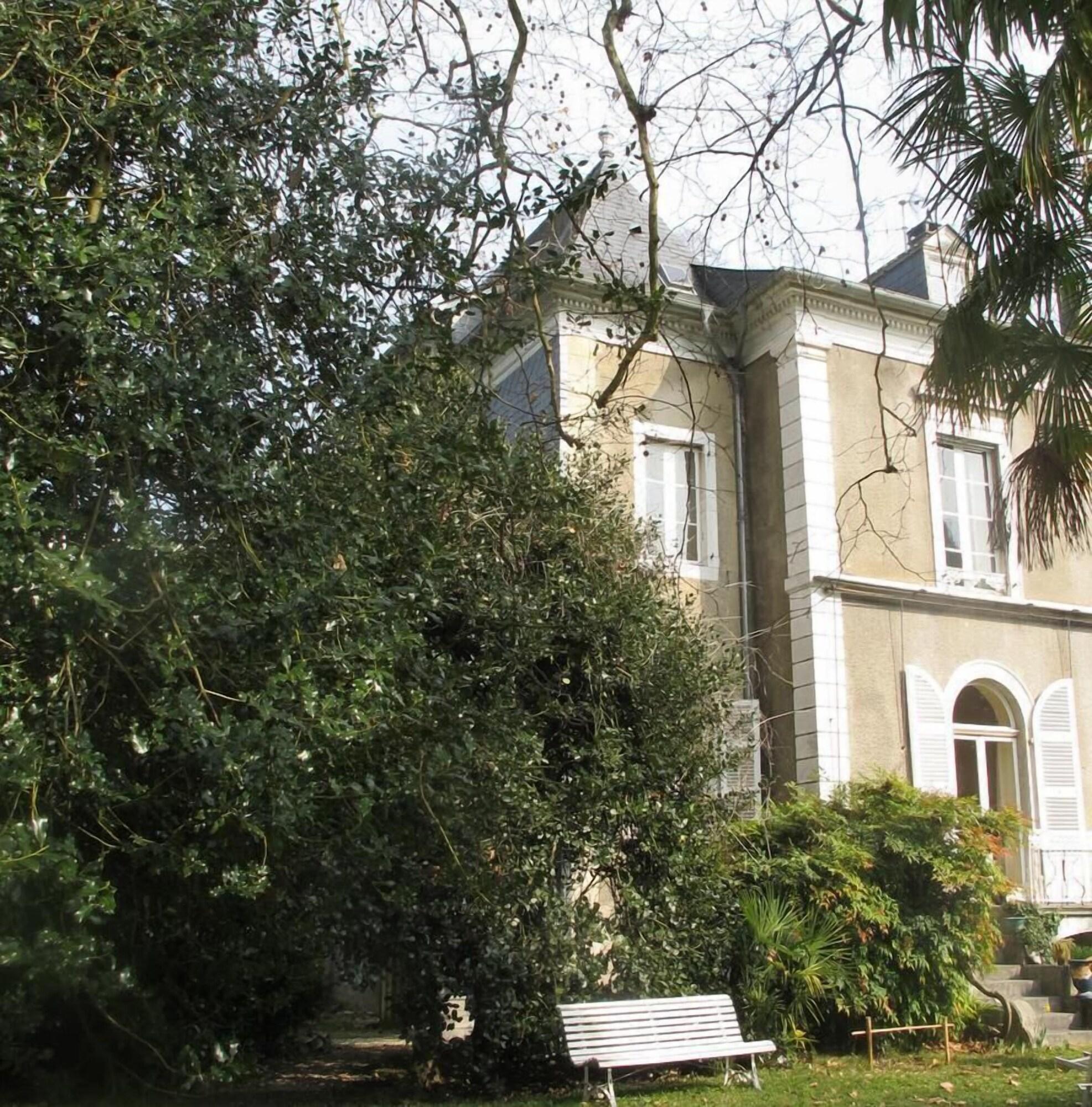 Vista Exterior Villa Dampierre