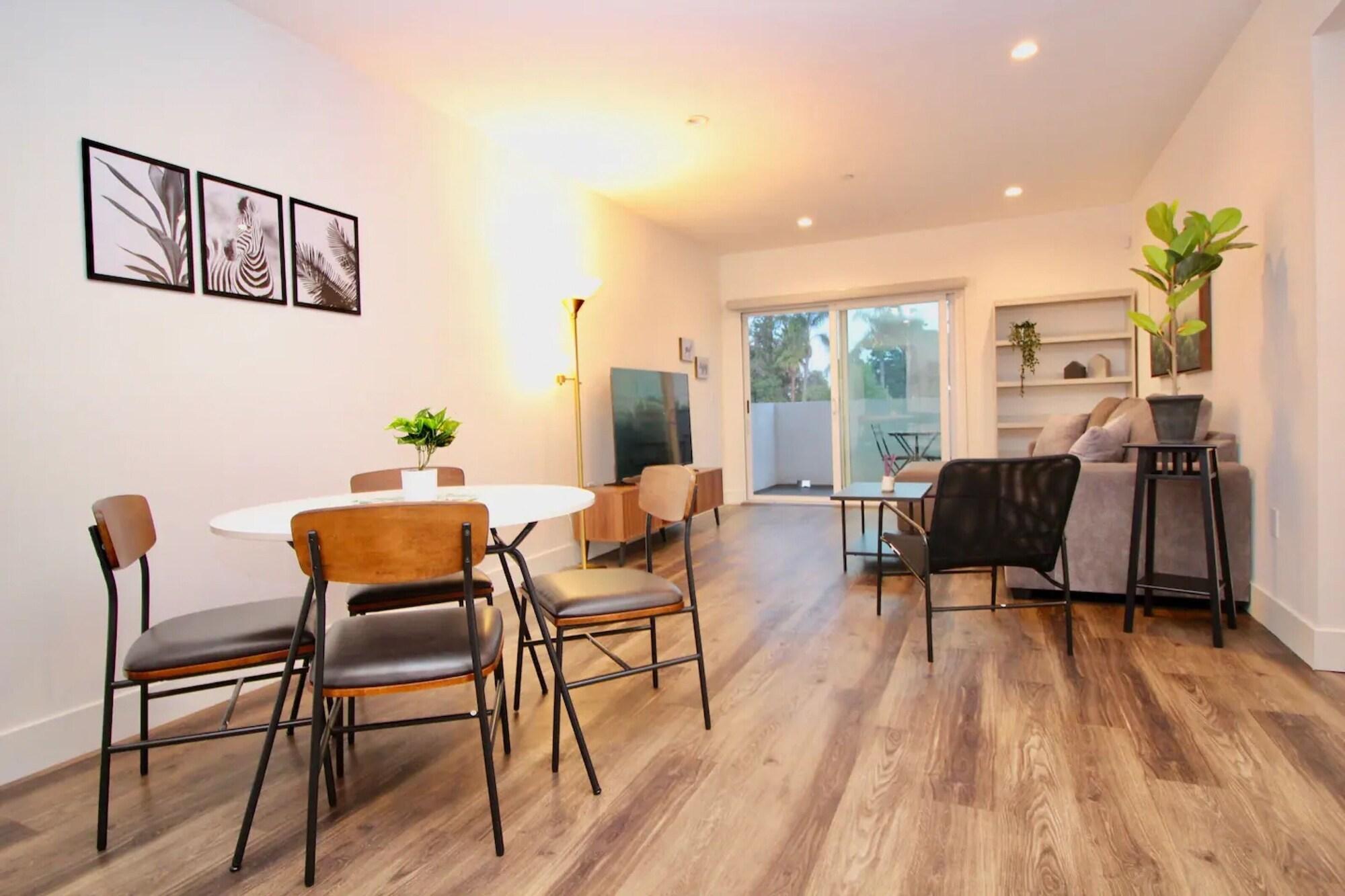 Vista Exterior Los Angeles Deluxe Suites - 2 Bedrooms & 2 Bathrooms