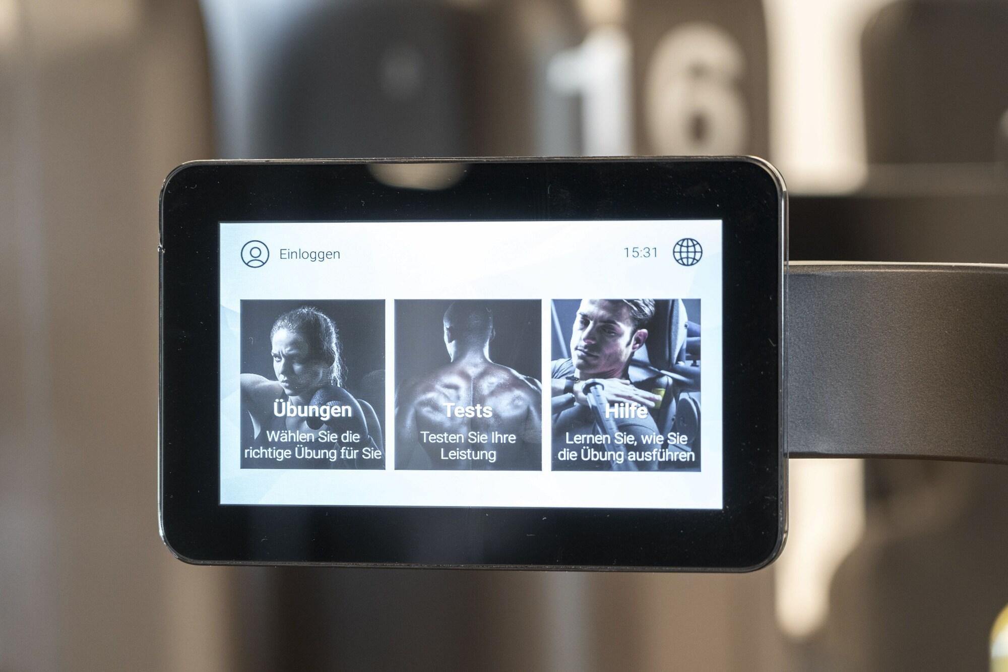 Gimnasio Village by Maier - kontaktloser Check-in