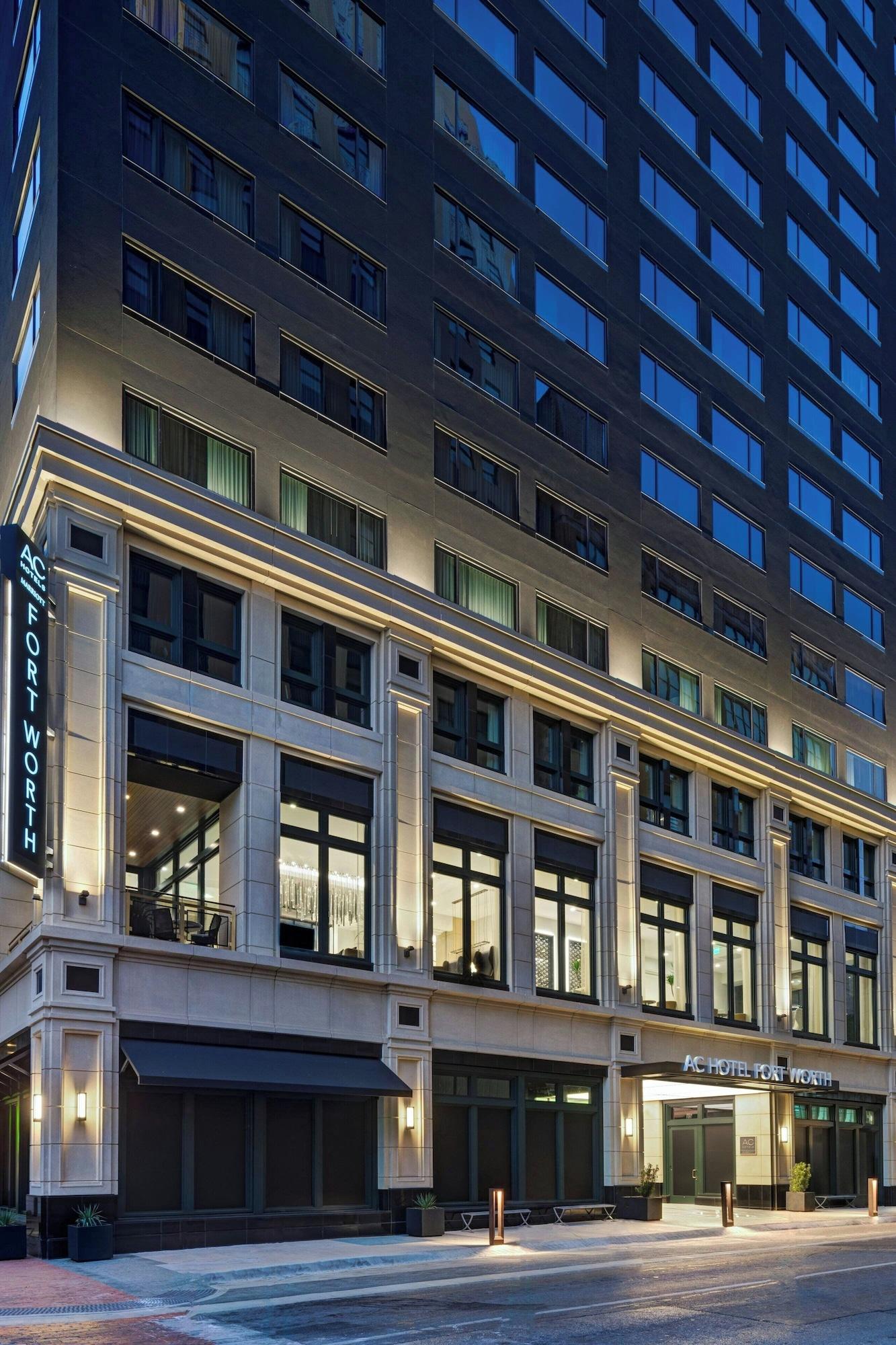 Vista Exterior AC Hotel Fort Worth Downtown