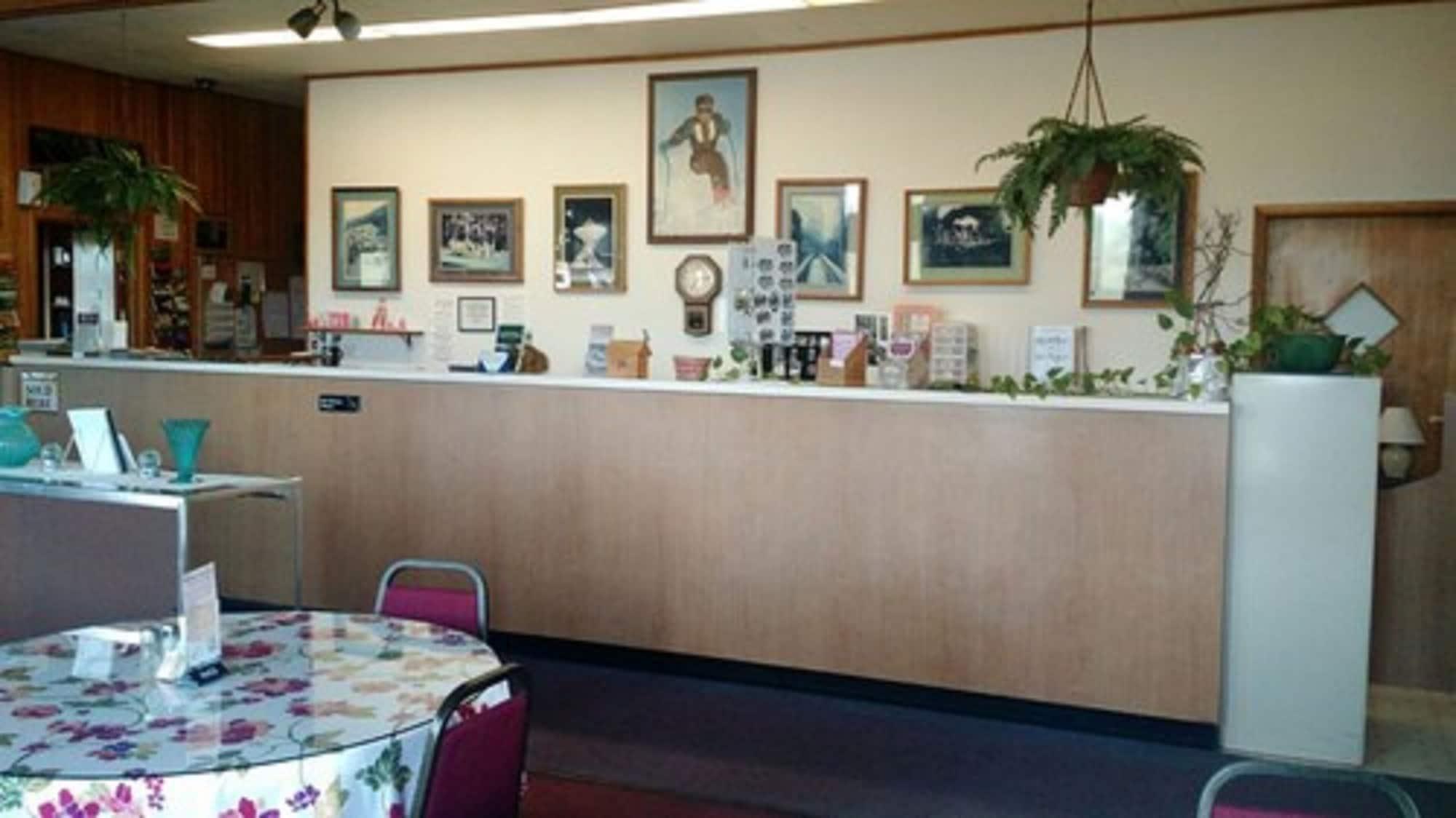 Vista Lobby Marlinton Motor Inn