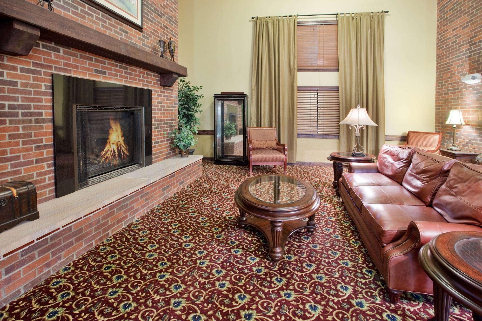 Vista Lobby AmericInn by Wyndham Boiling Springs Near Gardner Webb U