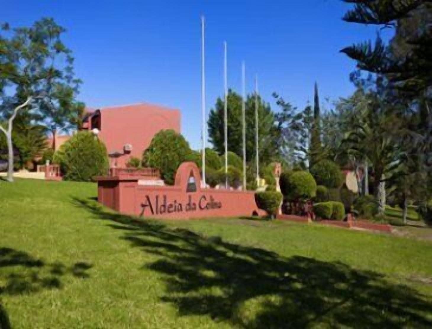 Vista Exterior Colina Village