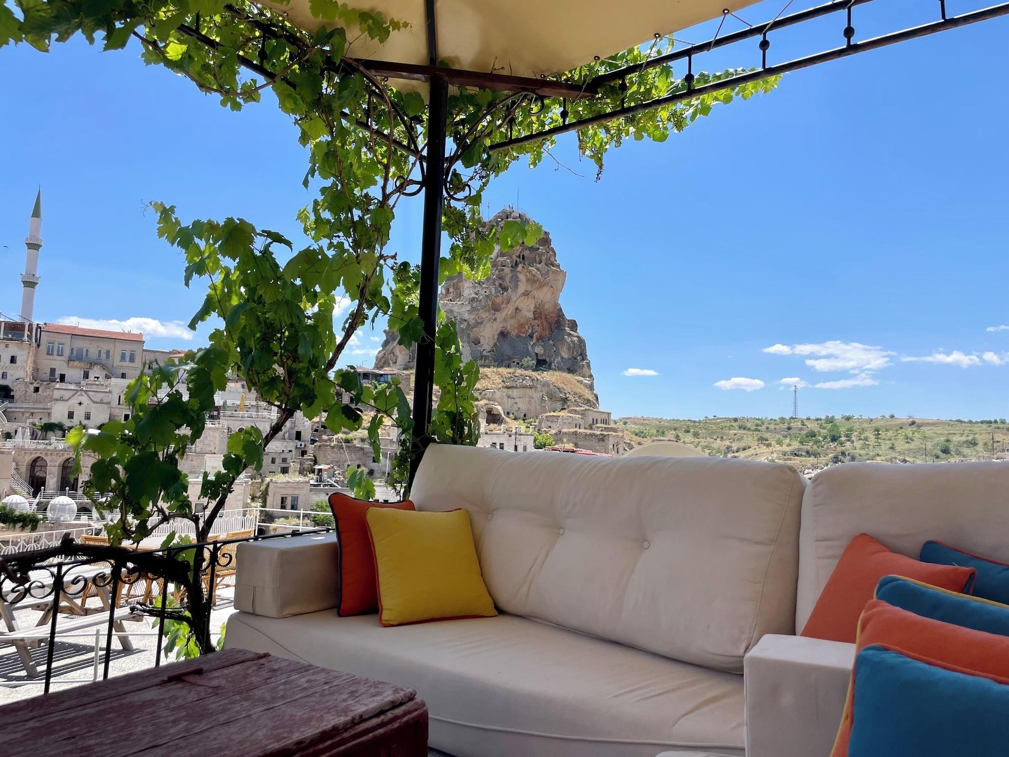 Vista Exterior Hezen Cave Hotel