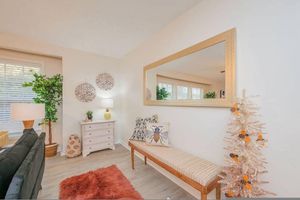 Alquiler Vacacional - The Beehive New 4 Bedroom Listing Next to CNU