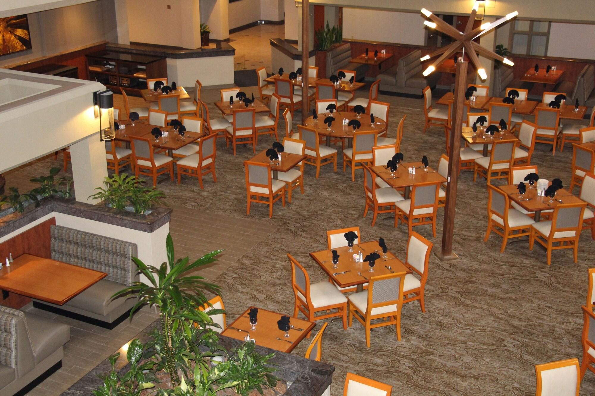 Restaurant DoubleTree by Hilton Fresno Convention Center