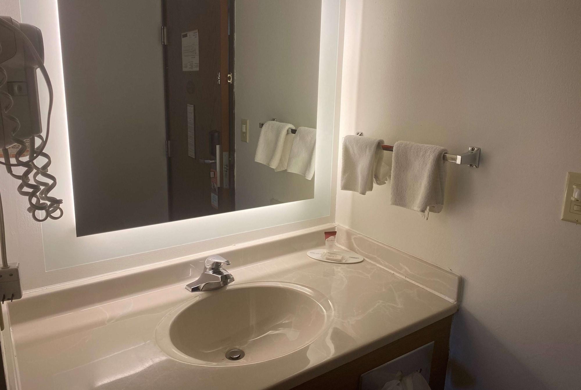 Equipamiento de Habitación Howard Johnson by Wyndham Manteno