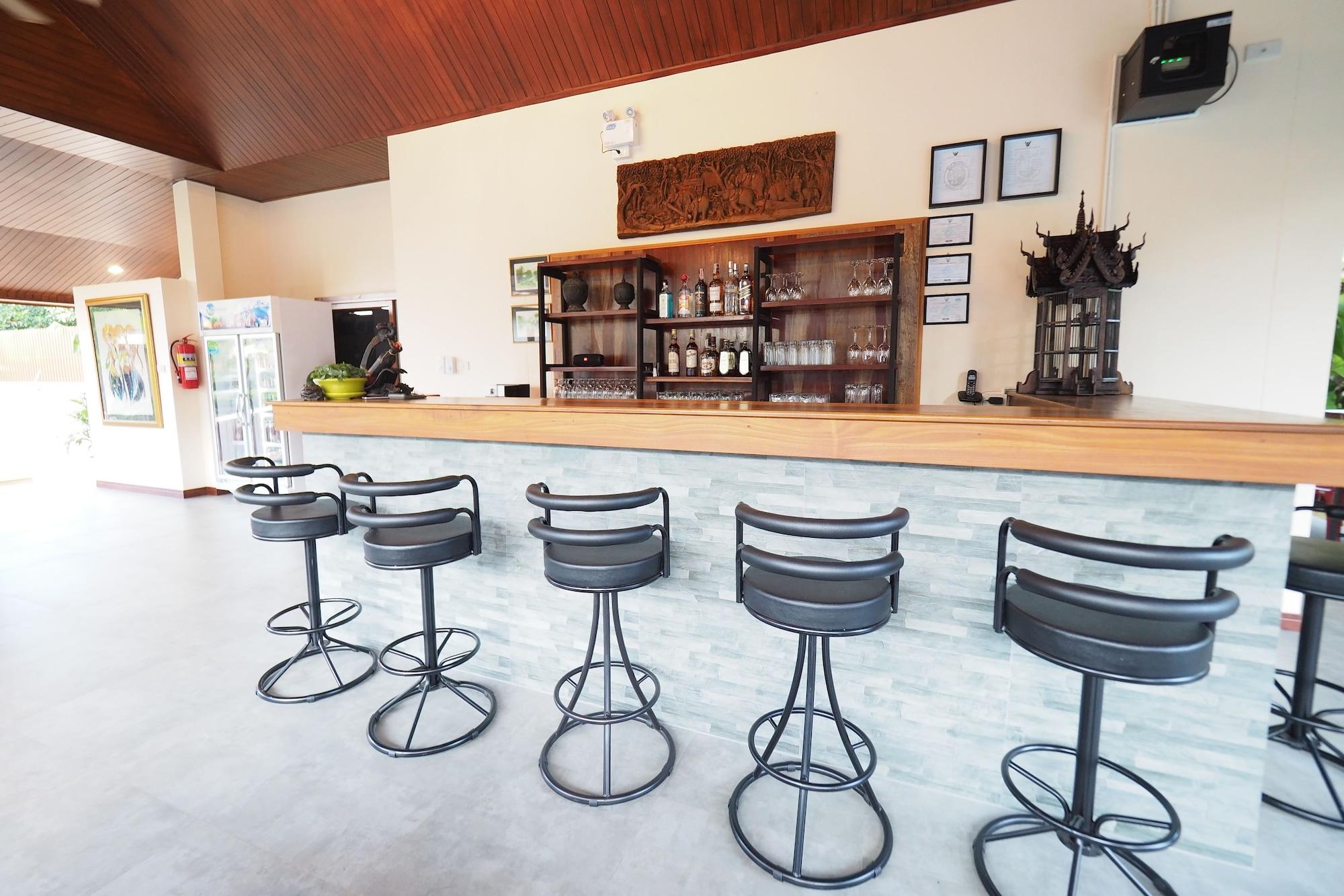 Bar/Salón Chanapha Residence