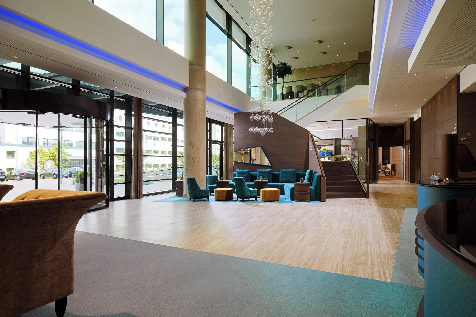 Vista Lobby Bonn Marriott Hotel