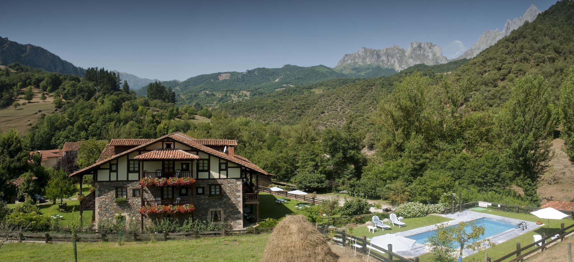 Vista Exterior Hotel Rural Posada San Pelayo