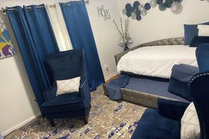 Alquiler Vacacional - Spacious 5-bedroom house in charming Center Line 15 minutes for all attractions.